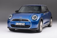 Benzinmotorral újult az ötajtós Mini Cooper 36