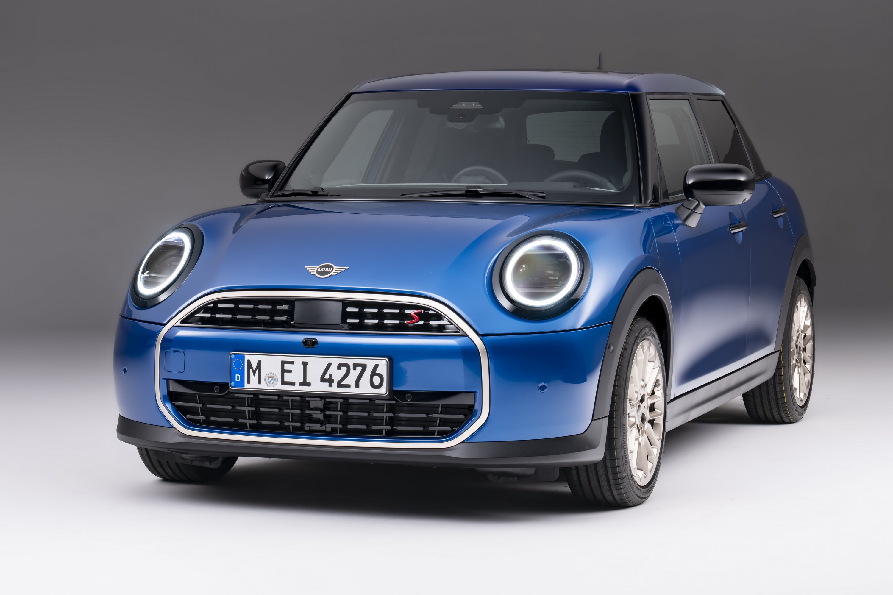 Benzinmotorral újult az ötajtós Mini Cooper 7