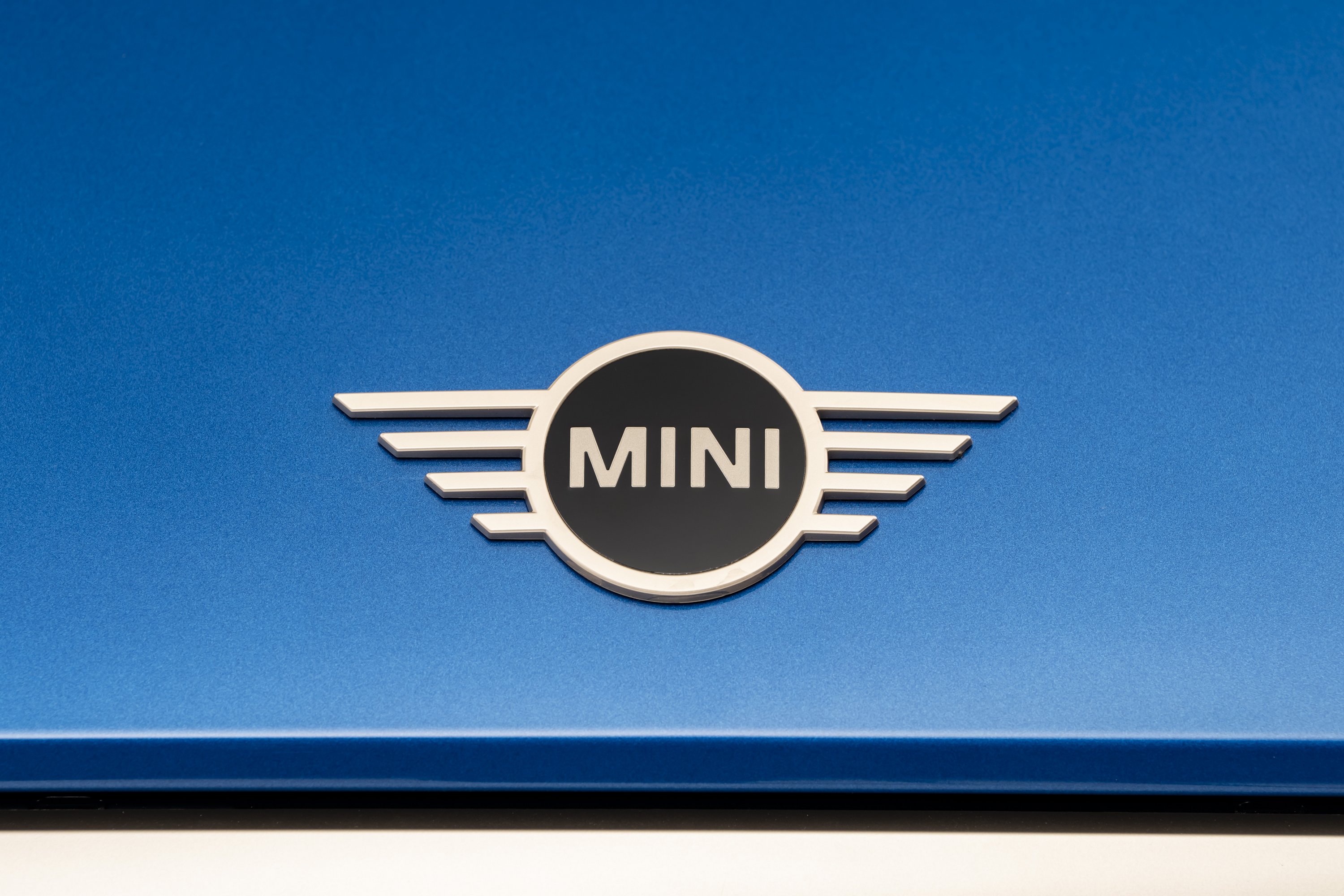 Benzinmotorral újult az ötajtós Mini Cooper 24