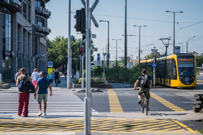 Hiánypótló zebrát adtak át Budapesten