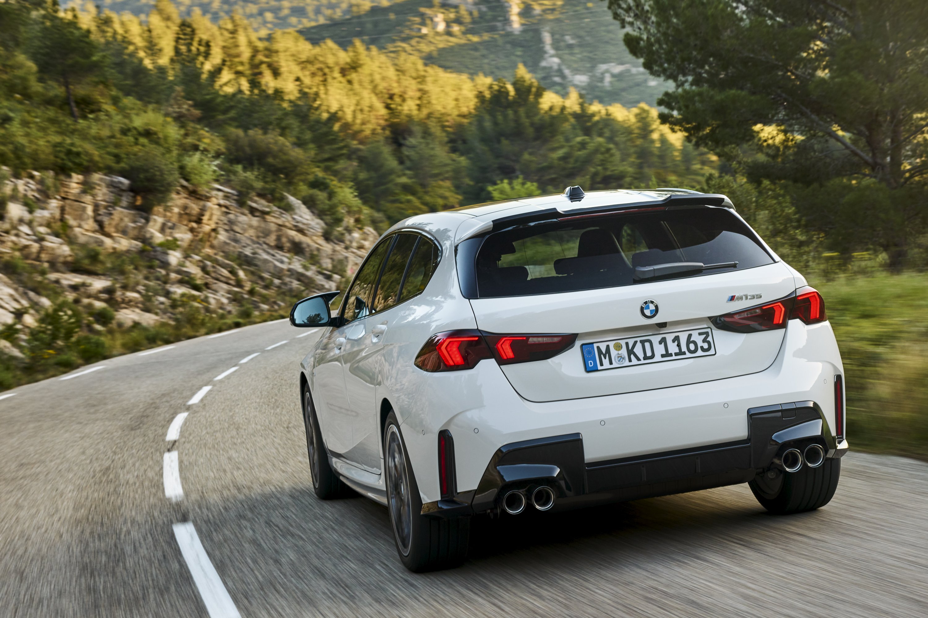 Betűt vesztett, számjegyet nyert a legújabb BMW 60