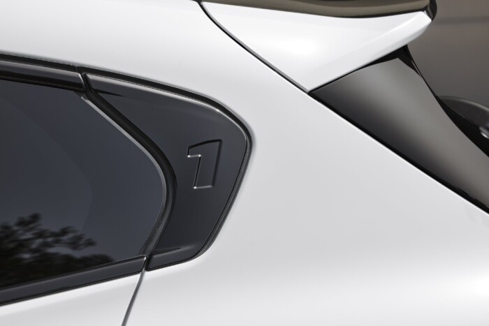 Betűt vesztett, számjegyet nyert a legújabb BMW 7