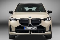 Már meg sem lepődünk a legújabb BMW láttán 154