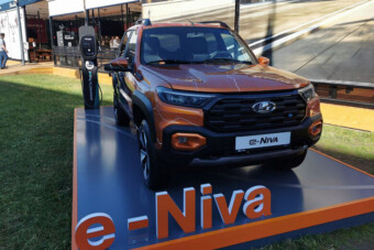 Ezt nem láttuk jönni, itt az elektromos Niva