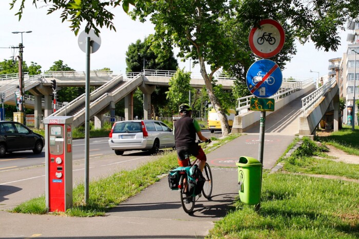 A bringások tényleg állandóan szabálytalankodnak? 15