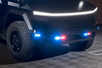 Egyenruhát húzott a Tesla Cybertruck