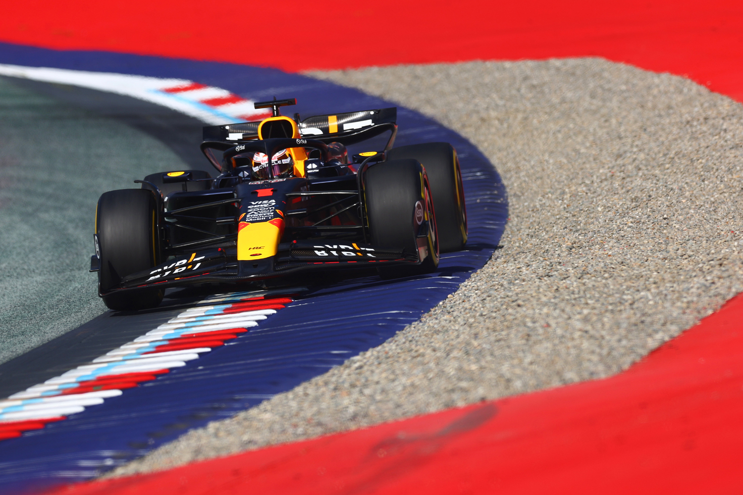 F1: Mindenki kockáztatott, Leclerc megszívta