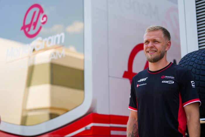 Háromszor tették ki, de még maradna az F1-pilóta