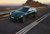 Belépőverzió készült a kis Porsche SUV-ból 18