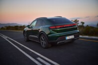 Belépőverzió készült a kis Porsche SUV-ból 19