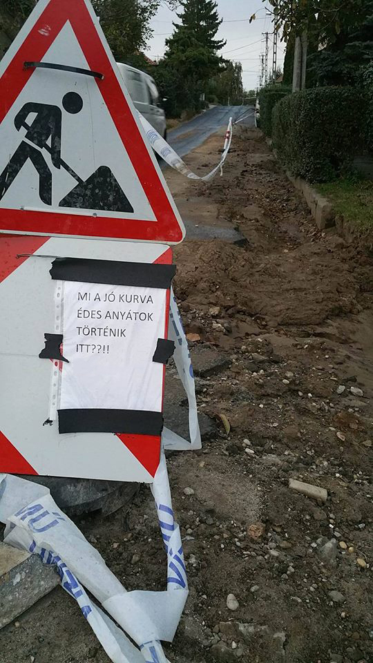 Trágár üzenet egy hazai útjavításnál 1
