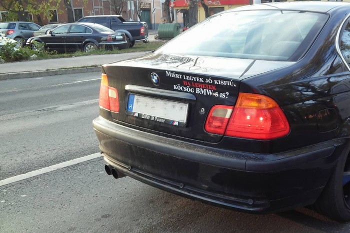 Miért terjednek ezek a bunkó matricák? 1