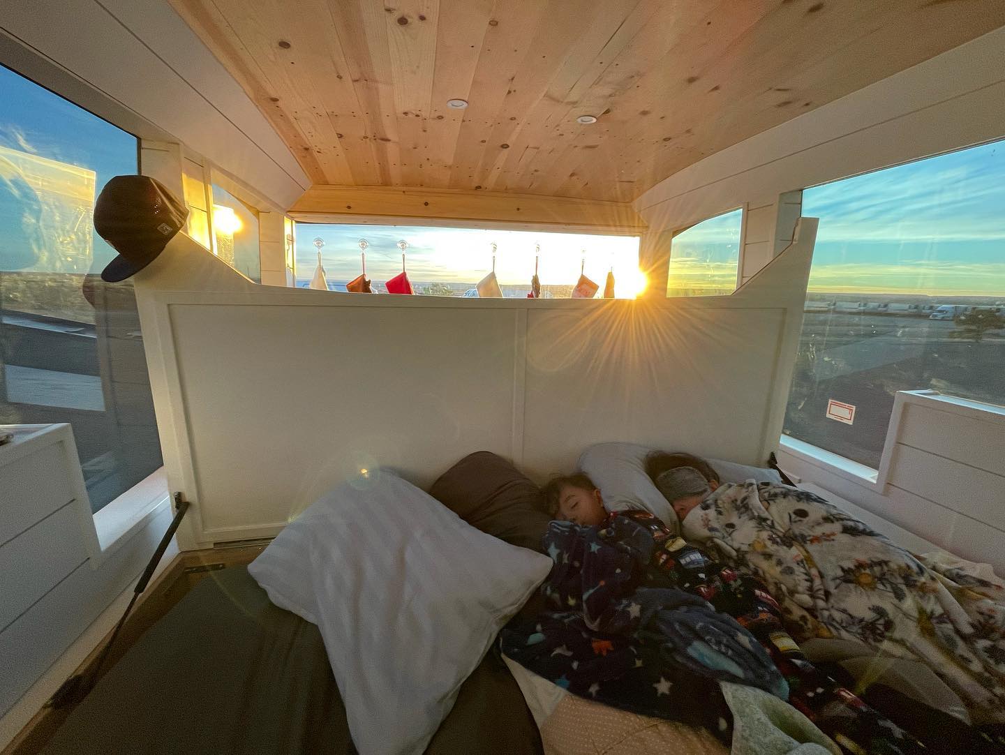 Hatgyerekes családnak ad otthont ez az autóbusz 1