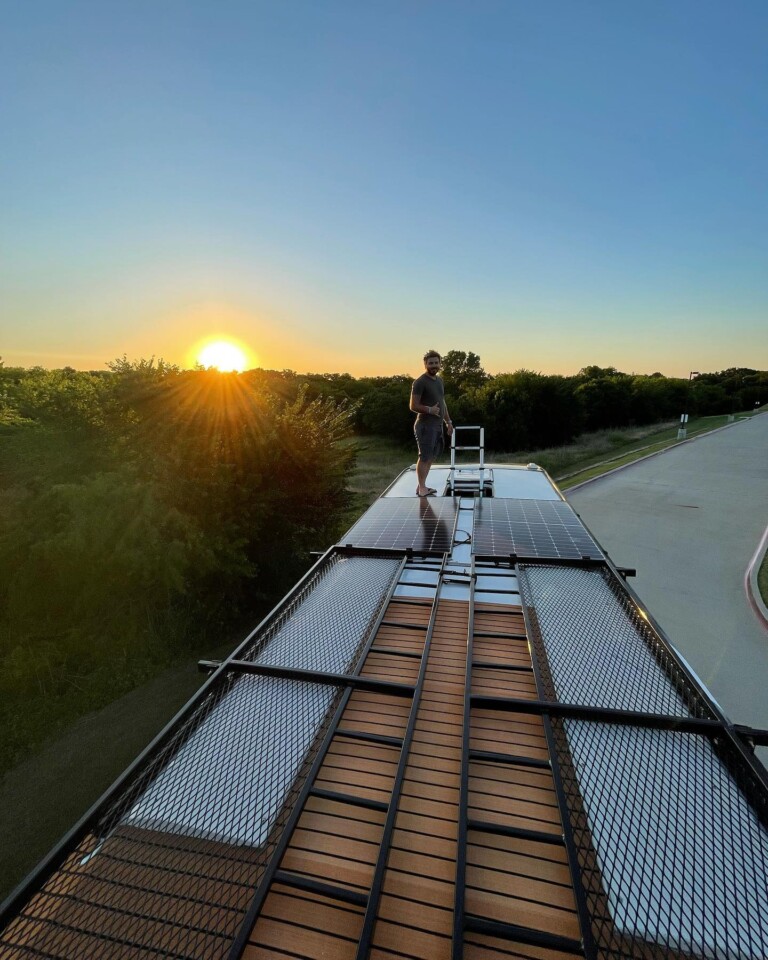 Hatgyerekes családnak ad otthont ez az autóbusz 3