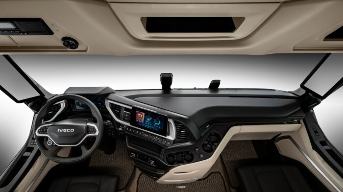 Önvezető teherautók suhanhatnak a közutakon 1