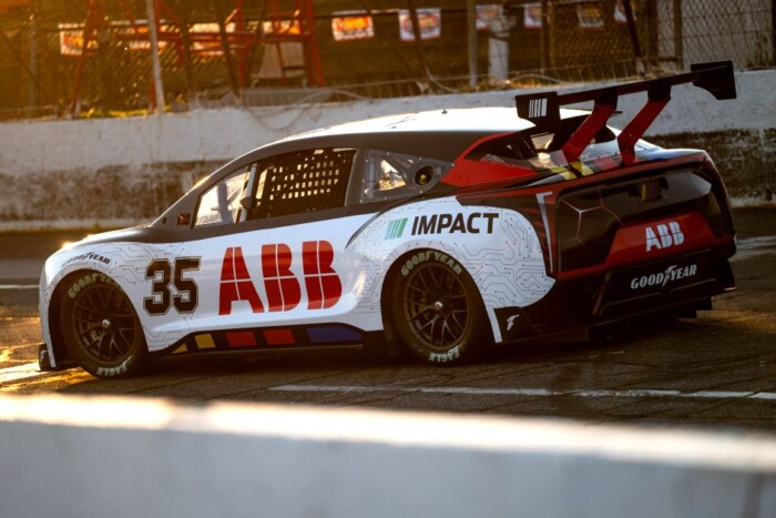 Ez az autó egyszerre Ford, Chevrolet és Toyota 6 | Vezess Ez az autó egyszerre Ford, Chevrolet és Toyota 6