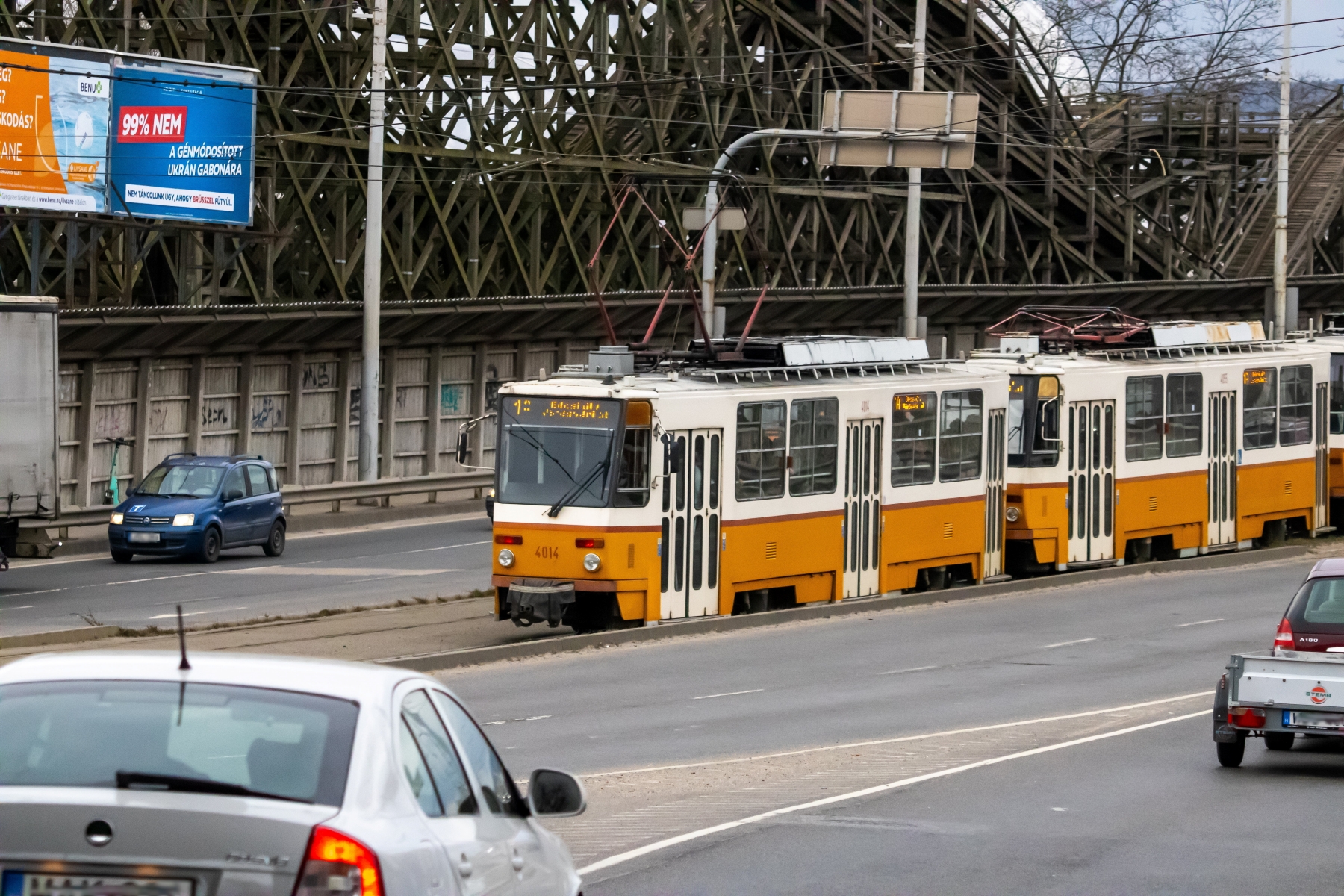 Ezért van káosz a Hungária körúti felüljárón
