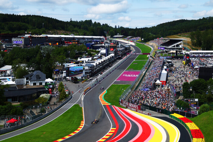 F1: Verstappen az élen, de büntetik a hétvégén