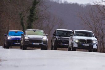 Bivaly-SUV-k egymás ellen