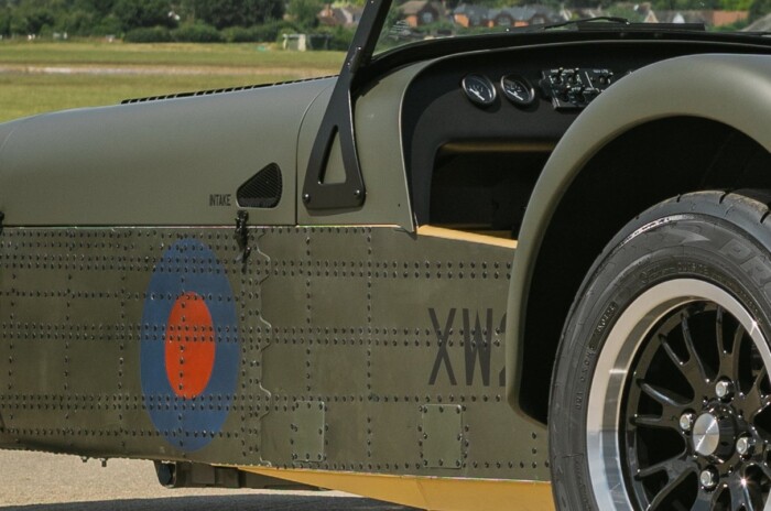 Ez történik, ha katonák szerelnek össze egy autót