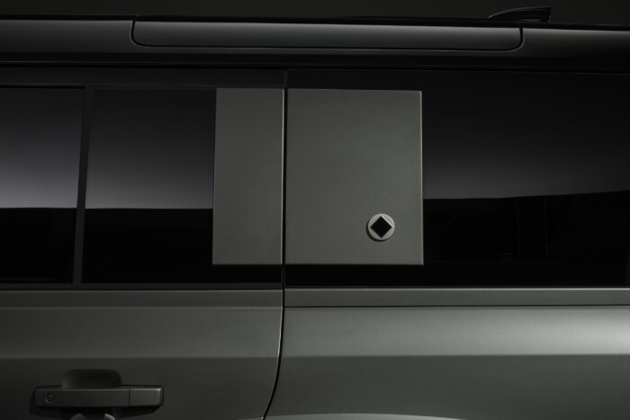 Mindenhol, mindenkit leural ez a V8-as terepjáró 7