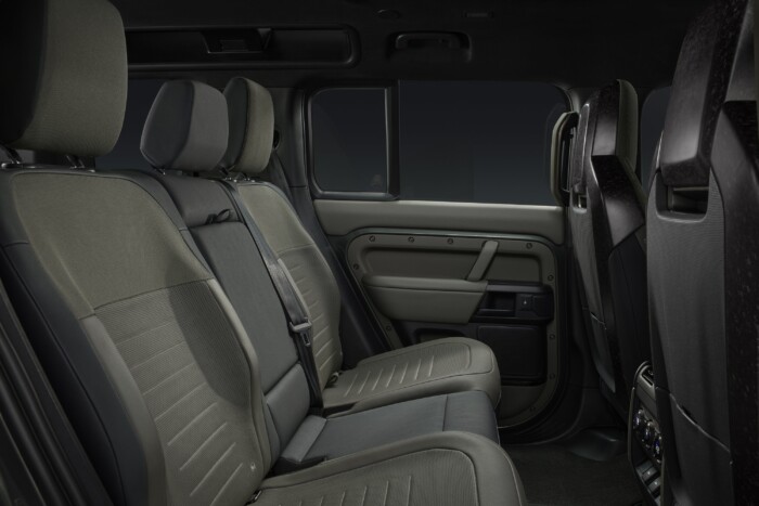 Mindenhol, mindenkit leural ez a V8-as terepjáró 10