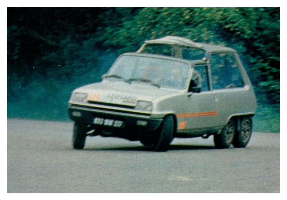 Hat kerékkel készült a legőrültebb francia kisautó 2