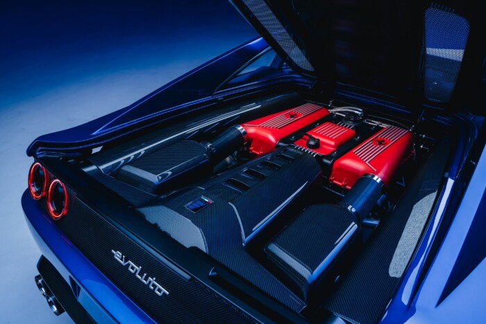 Ferrarinak látszó tárgy, ami jobb az eredetinél 8