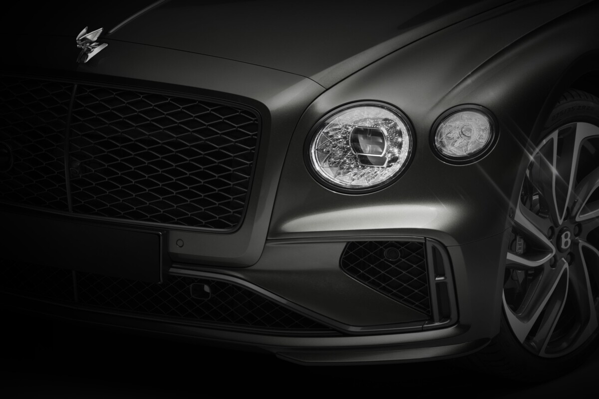 Bentley Flying Spur Ultra Performance Hybrid Trailer