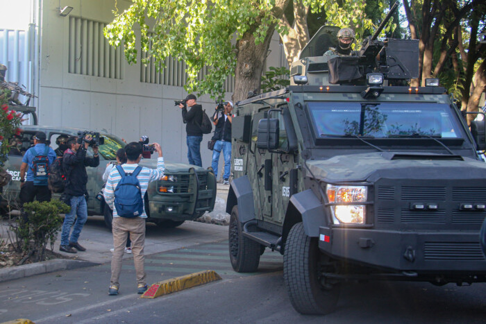 Drogkereskedők páncélozott járműveit zúzta be a rendőrség
