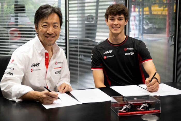 Máris mentorként tekint csapattársára az F1 újonca 2