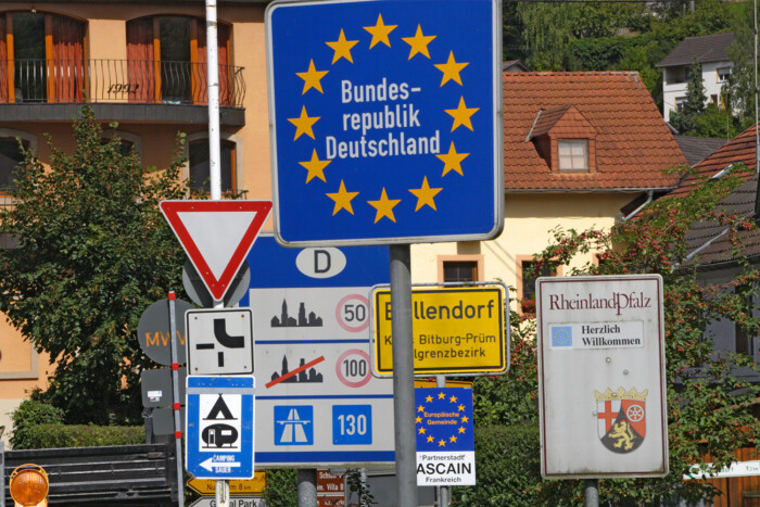 Itt a lista, mit kérhet külföldön a rendőr