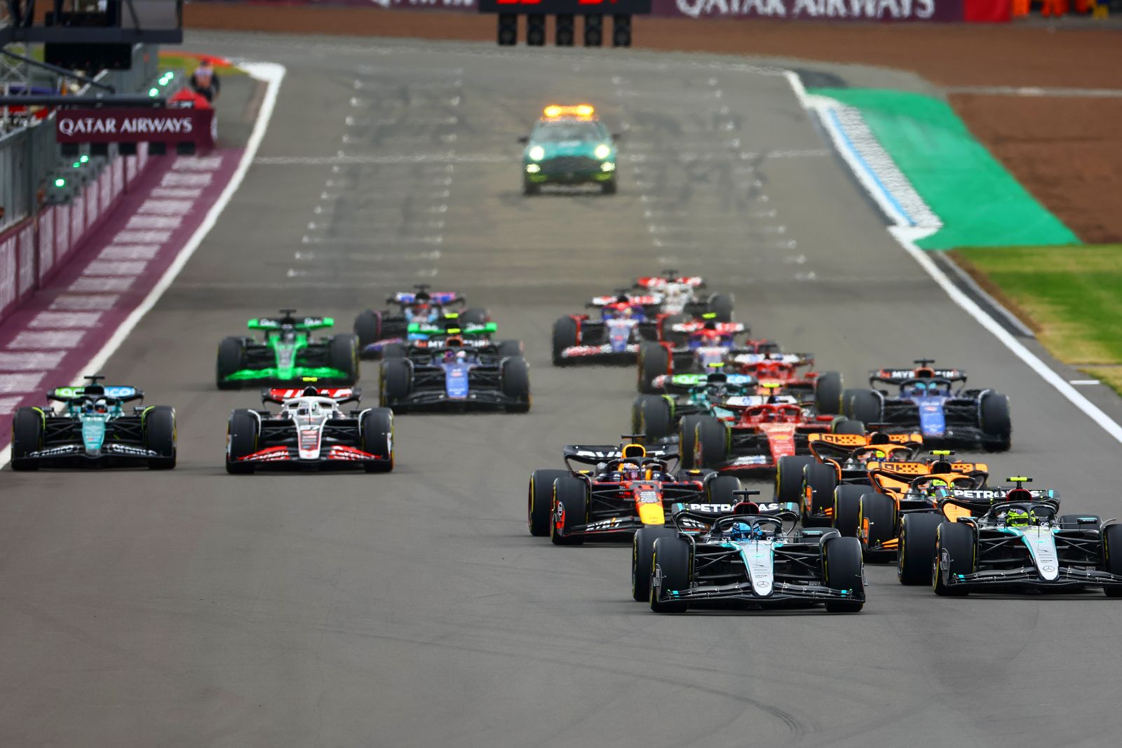 F1: Két és fél év után nyert futamot Hamilton