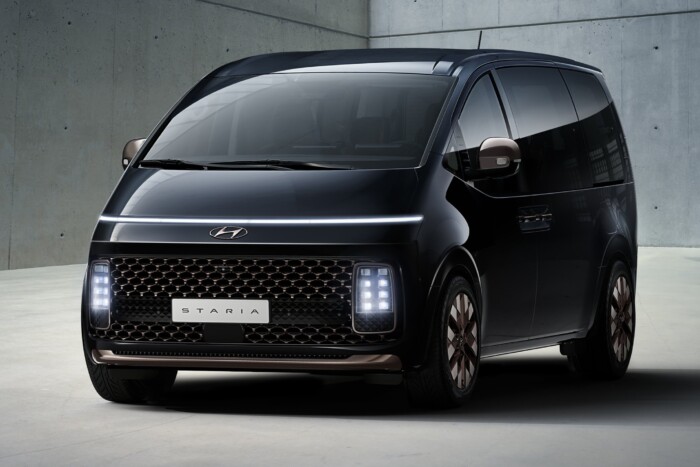 Hibrid űrhajó jön Magyarországra