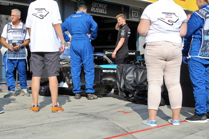 F1: Így készülnek a bajra a Magyar Nagydíjon 2 | Vezess F1: Így készülnek a bajra a Magyar Nagydíjon 2