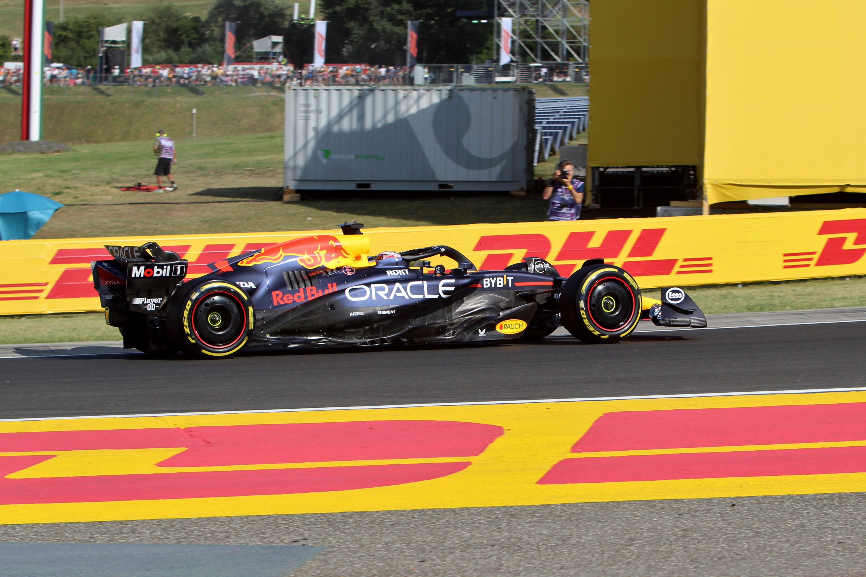 F1: Leclerc falnak vágta a Ferrarit a Hungaroringen 24