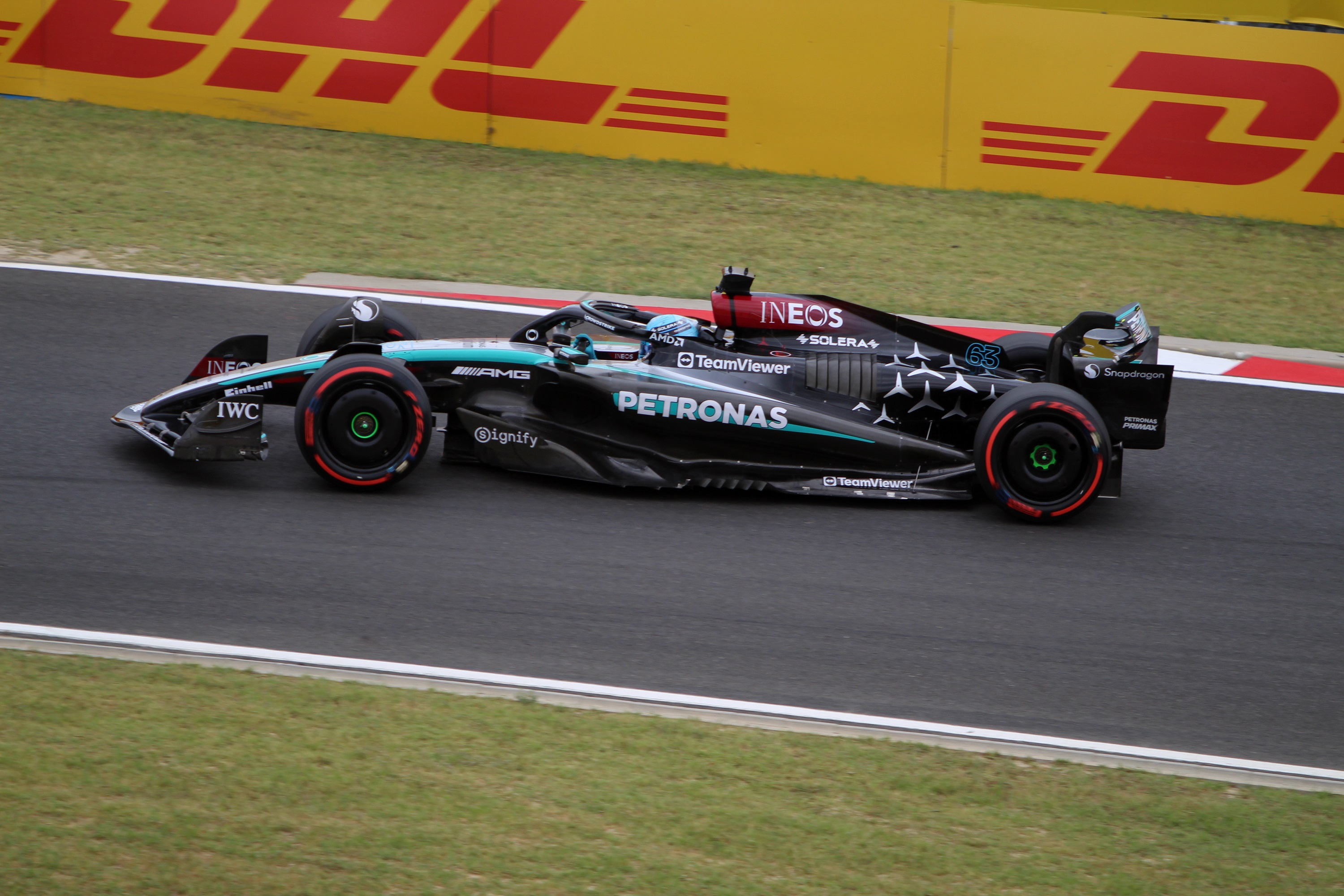 F1: Csapata kiejtette az időmérőn, Russell pipa