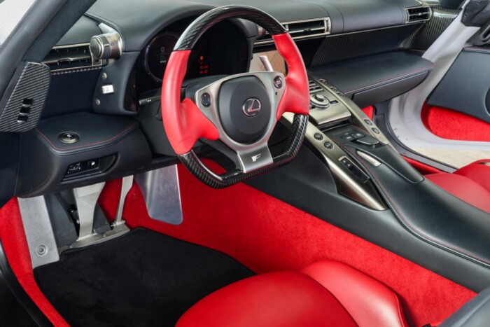 Eladó az autó, ami miatt leitták magukat a mérnökök 2