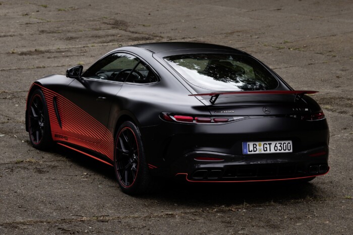 Félelmetes csúcsragadozót épített a Mercedes