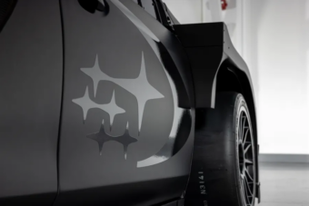 Brutális éjfekete szörnyet épített a Subaru egyetlen céllal