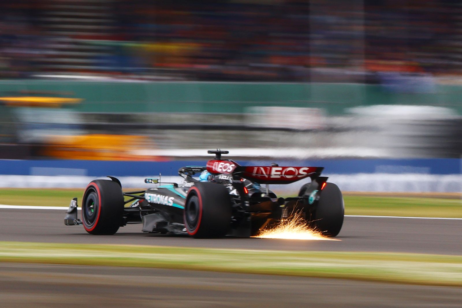 F1: Őrületes adok-kapok, taroltak a britek az időmérőn