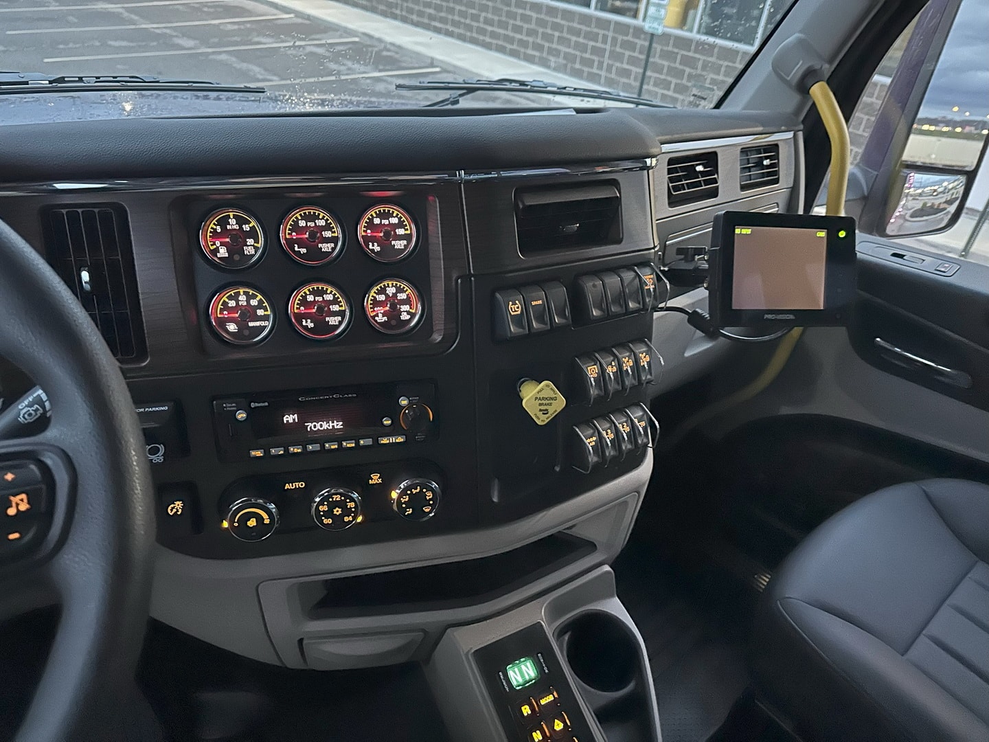 Egy sportkocsi árát is elkérhetik ezért a dömperért 3 | Vezess Egy sportkocsi árát is elkérhetik ezért a dömperért 3