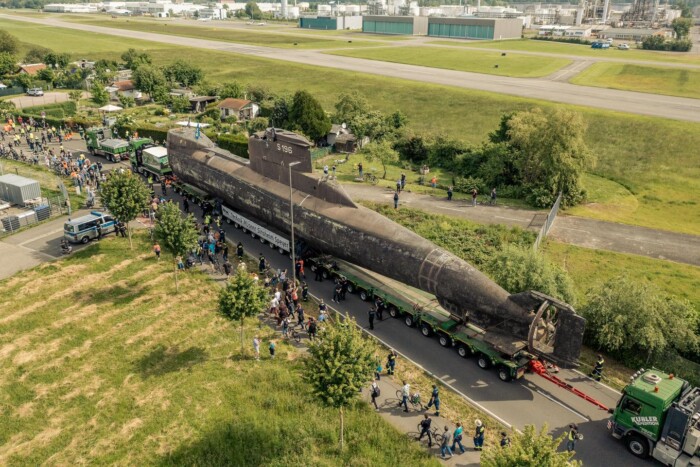 Közúton gurul múzeumba a gigantikus tengeralattjáró 1 | Vezess Közúton gurul múzeumba a gigantikus tengeralattjáró 1