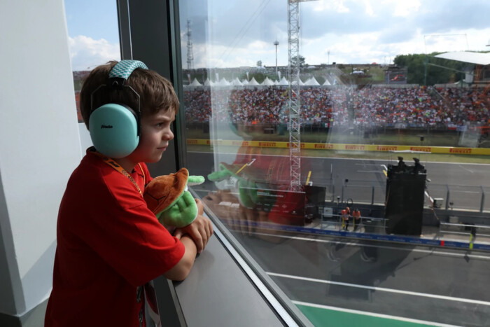 Nagy öröm érte a kisfiút, akit bántalmazott a karateedző