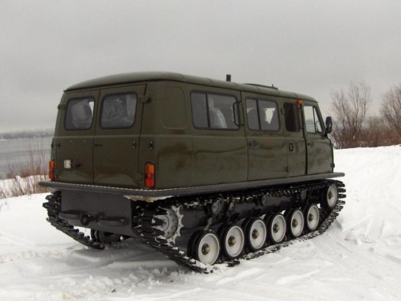 Itt egy UAZ, ami nem ismer akadályt 1