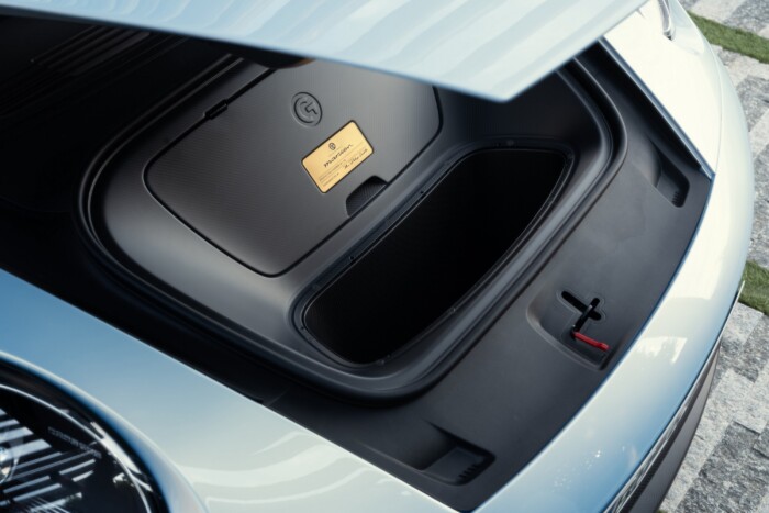 Marsbéli élményt ígér ez a sportkocsi 12