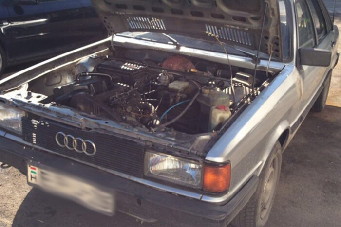 Csak pislogott a magyar szerelő, mikor felpattintotta az Audi motorháztetejét