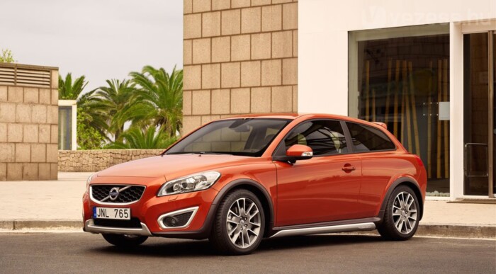 Ilyen már sosem lesz: kis autó bitang nagy motorral 5