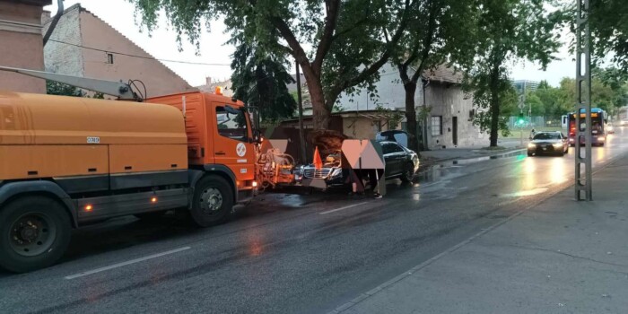 Egy lángoló Mercedes szerencsenapja volt nemrég Budapesten 1