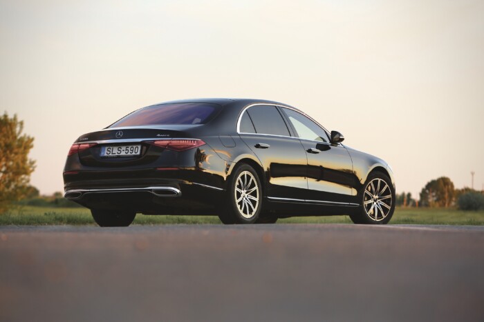 Baj van, kevesebb luxus-Mercedes fogy a vártnál